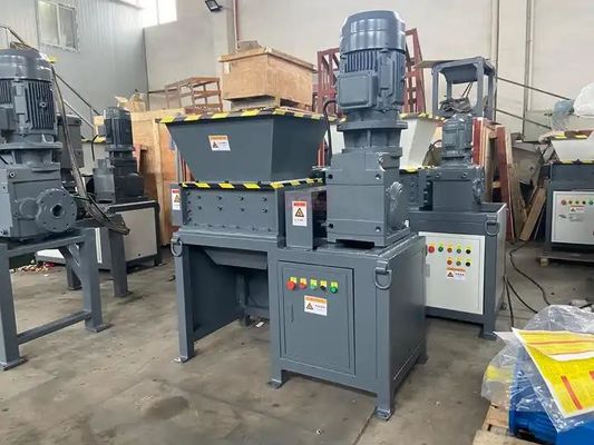 Riciclaggio Industrial Double Shaft Shredder Macchine di frantumazione di metalli pesanti e di plastica