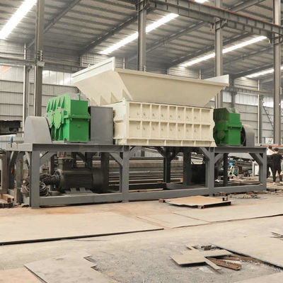 Macchina di triturazione a due alberi a grande coppia per rottami metallici di pellicola di plastica di tessuto di gomma