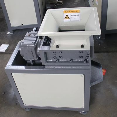 Compatta Twin Shaft PCB Board Shredder Machine per i rifiuti di acciaio