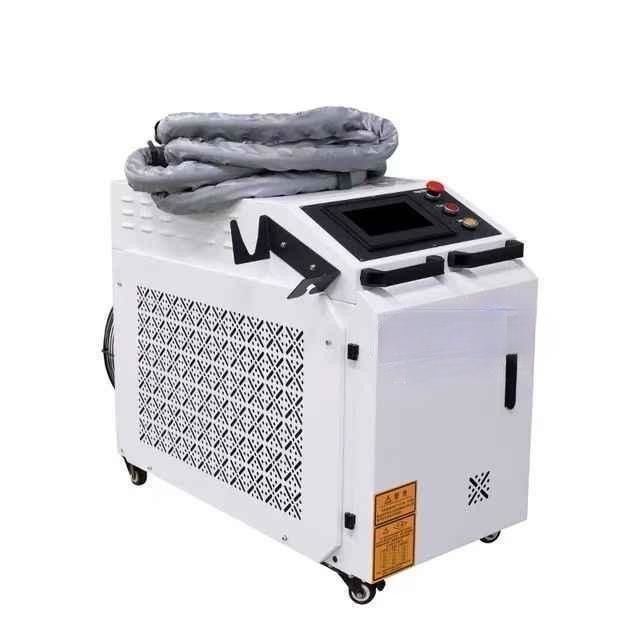Macchina di pulizia laser a fibra portatile 2000W per rivestimento di vernice arrugginita rimozione polvere di olio di vernice